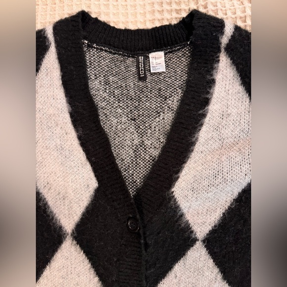 H&M Black and Gray Argyle Cardigan - Picture 3 of 8